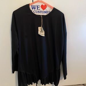 Great top to wear with leggings